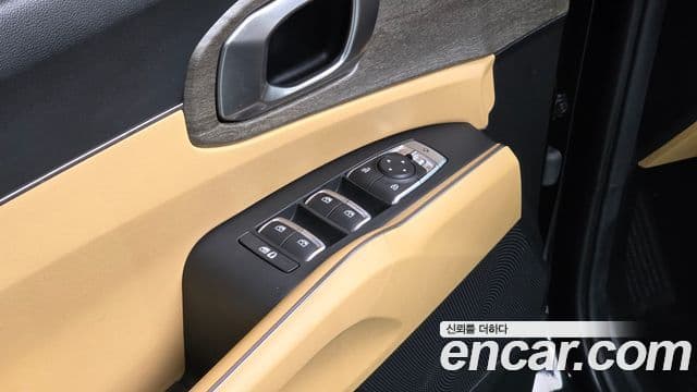 Kia Sorento 2021 — ფოტო 16/20