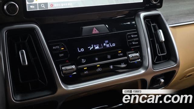 Kia Sorento 2021 — ფოტო 18/20