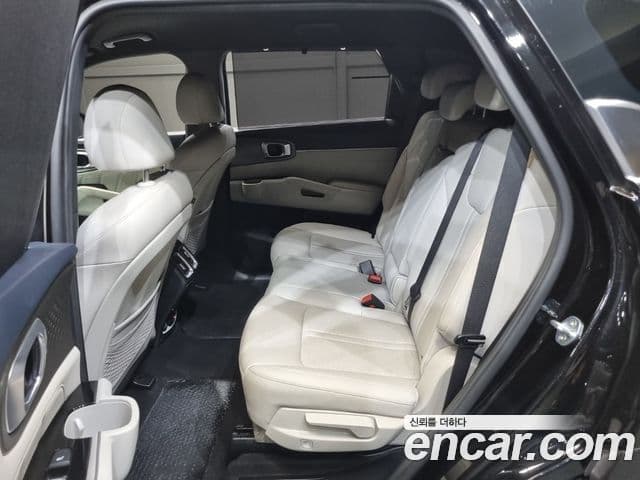 Kia Sorento 2021 — Şəkil 18/20
