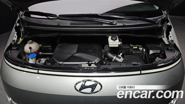 Hyundai Staria 2022 — Фото 6/20