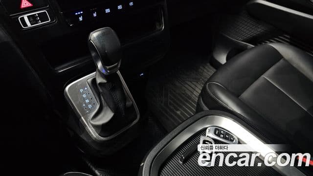 Hyundai Staria 2022 — Фото 9/20