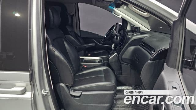 Hyundai Staria 2022 — Şəkil 31/32