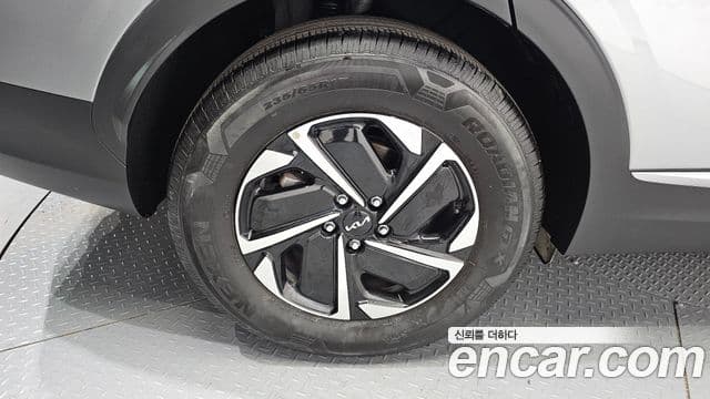 Kia Sportage 2022 — ფოტო 5/20