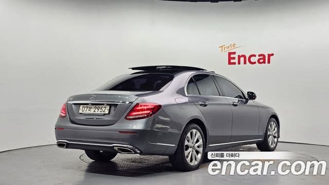 Mercedes-Benz E-Class 2019 — ფოტო 2/20