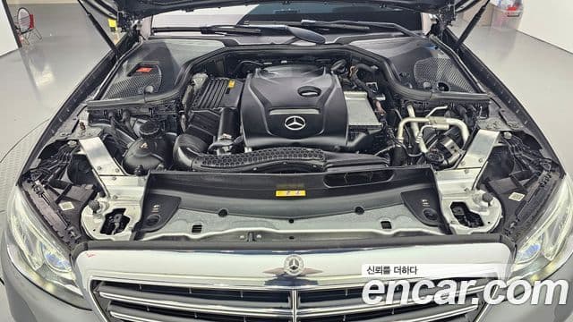 Mercedes-Benz E-Class 2019 — ფოტო 6/20