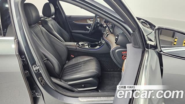 Mercedes-Benz E-Class 2019 — ფოტო 10/20
