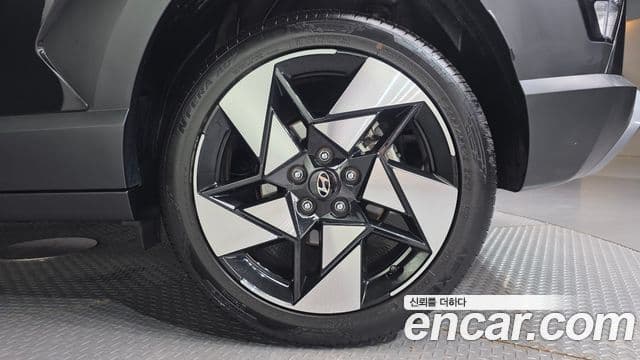 Hyundai Kona 2023 — ფოტო 4/20