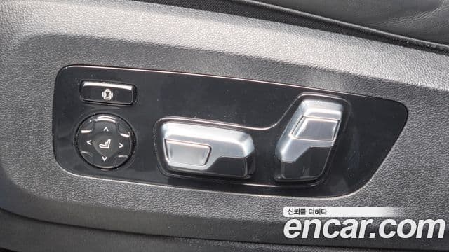 BMW X7 2020 — ფოტო 16/20