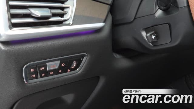 BMW X7 2020 — ფოტო 19/20