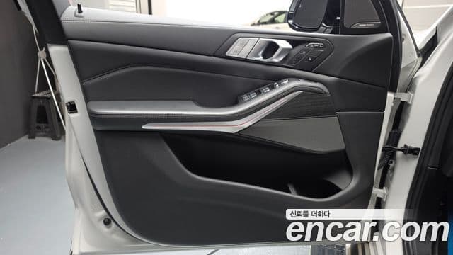 BMW X7 2020 — ფოტო 8/34