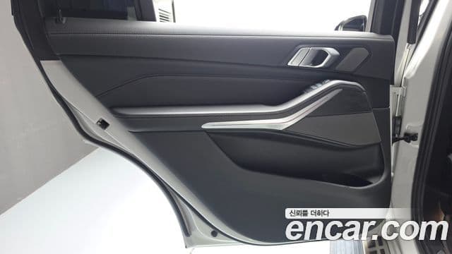 BMW X7 2020 — ფოტო 21/34
