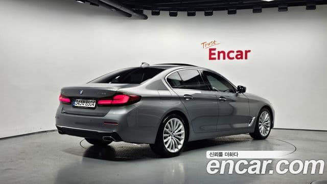 BMW 5 Series 2023 — Şəkil 2/20