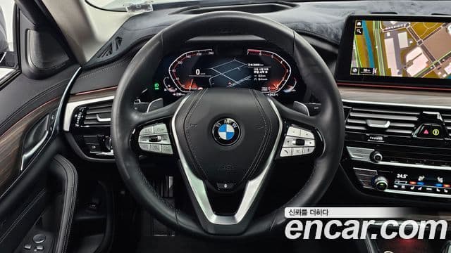 BMW 5 Series 2023 — Şəkil 13/20