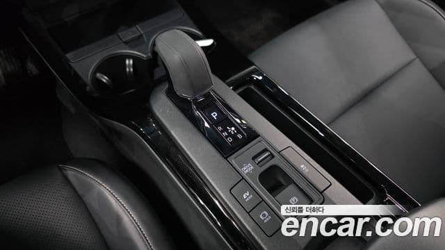 Toyota Prius 2025 — Şəkil 8/20