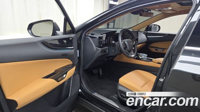 Lexus NX450h+ 2025 — Фото 10/20