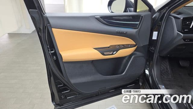 Lexus NX450h+ 2025 — Photo 18/32