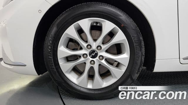 Kia K8 2021 — ფოტო 5/20