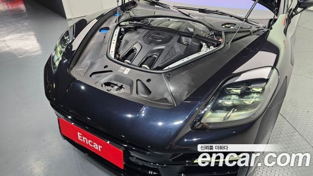 Porsche Panamera 2025 — Photo 2/20