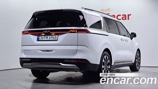 Kia Carnival 2023 — Фото 2/20