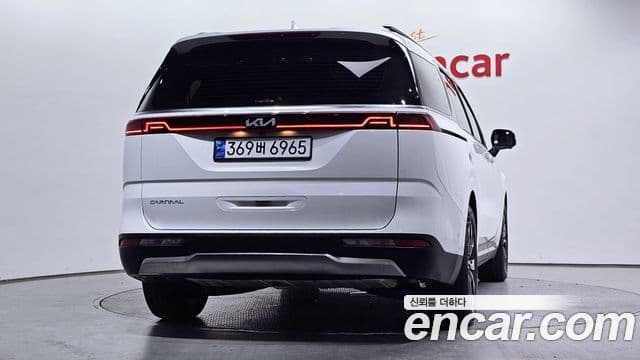 Kia Carnival 2023 — Фото 4/20