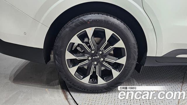 Kia Carnival 2023 — Фото 5/20