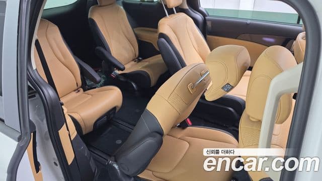 Kia Carnival 2023 — Фото 11/20
