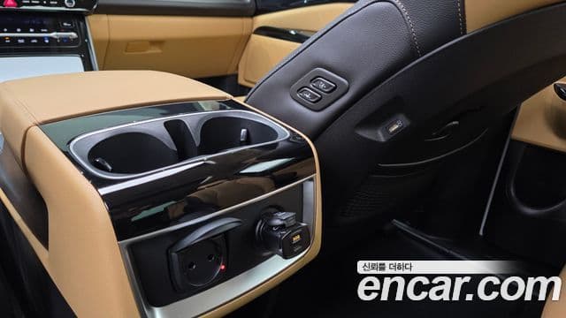 Kia Carnival 2023 — Фото 19/20