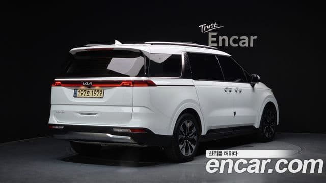 Kia Carnival 2022 — Фото 2/20