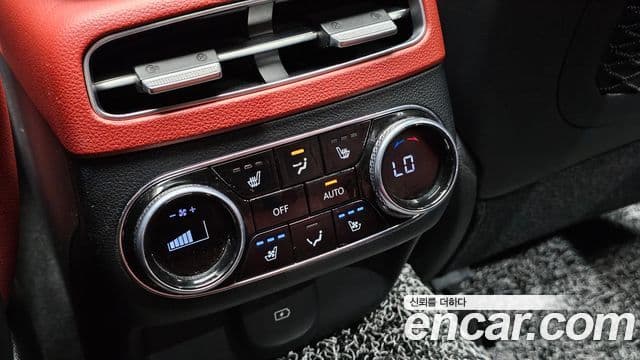 Genesis GV70 2023 — ფოტო 19/20