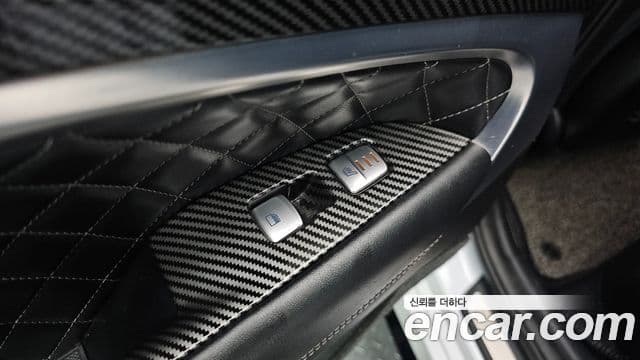 Genesis G70 2018 — ფოტო 18/20