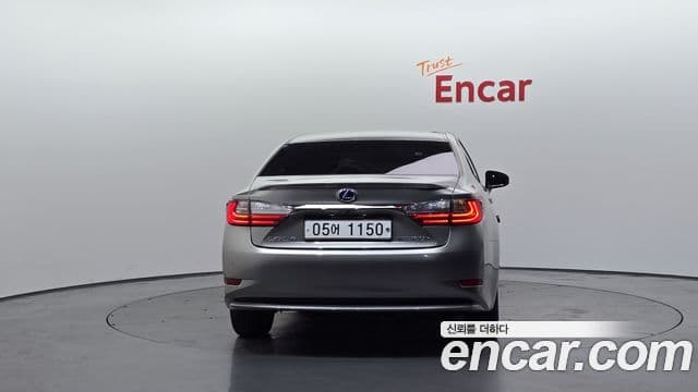 Lexus ES300h 2018 — Şəkil 16/20