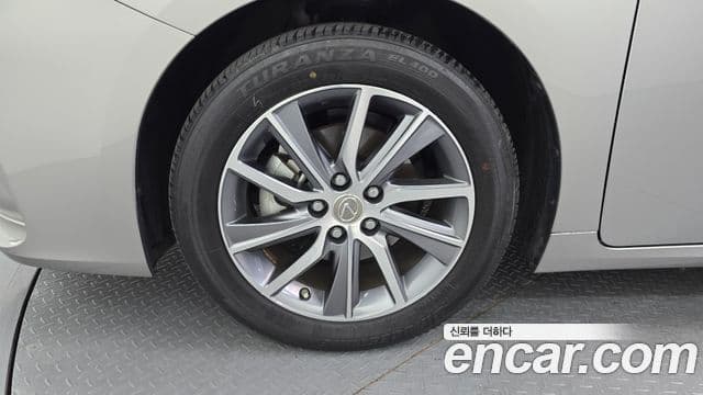 Lexus ES300h 2018 — Şəkil 3/20
