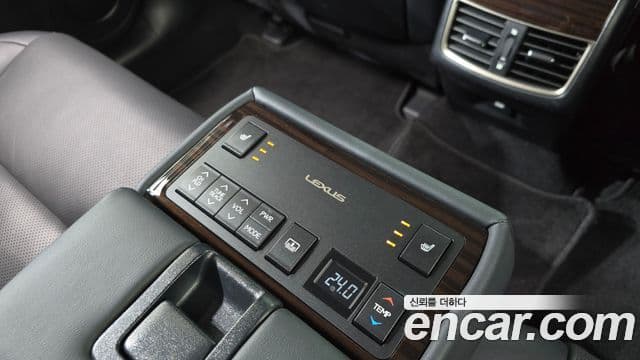 Lexus ES300h 2018 — Şəkil 15/20