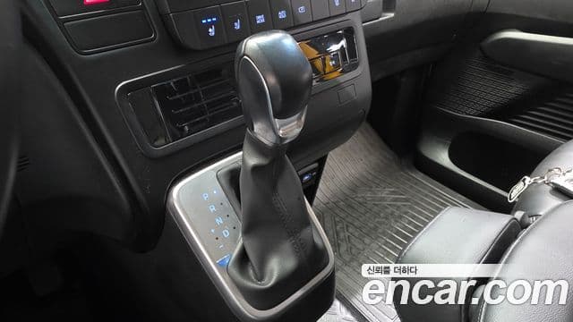 Hyundai Staria 2022 — Фото 7/20