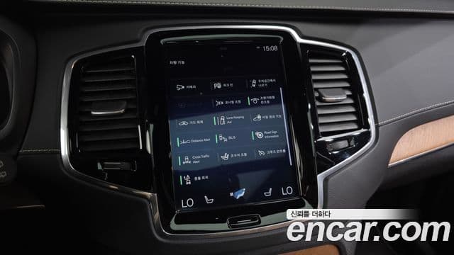 Volvo XC90 2018 — Фото 16/20