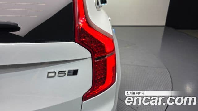 Volvo XC90 2018 — Photo 30/38