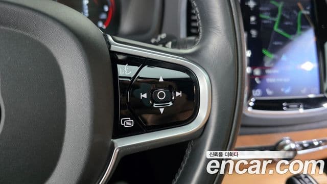 Volvo XC90 2018 — Photo 25/38