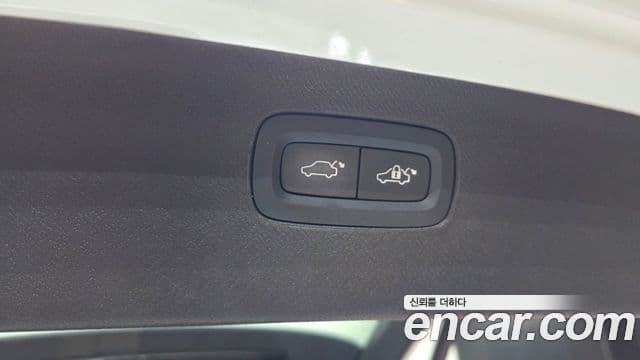 Volvo XC90 2018 — Photo 31/38