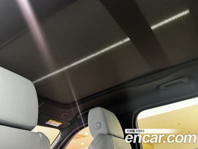 Land Rover Range Rover Velar 2026 — Şəkil 14/20