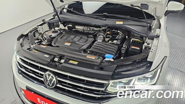 Volkswagen Tiguan 2022 — ფოტო 6/20