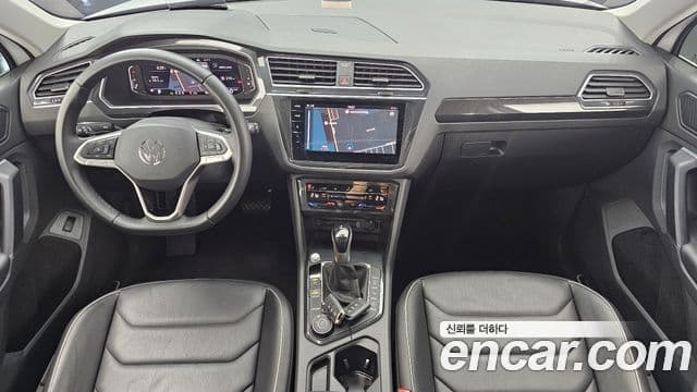 Volkswagen Tiguan 2022 — ფოტო 7/20