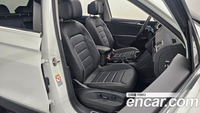 Volkswagen Tiguan 2022 — ფოტო 12/20