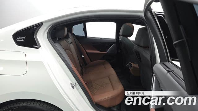 BMW 5 Series 2025 — Şəkil 12/20