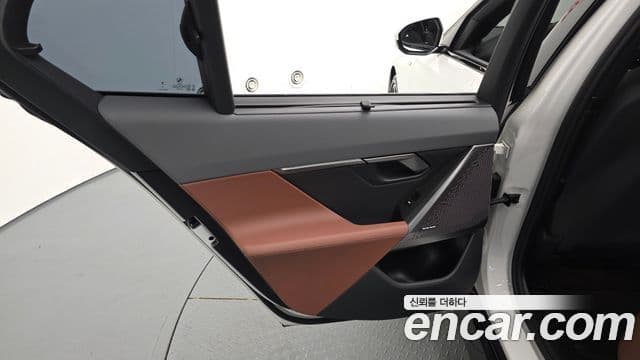 BMW 5 Series 2025 — Photo 12/35