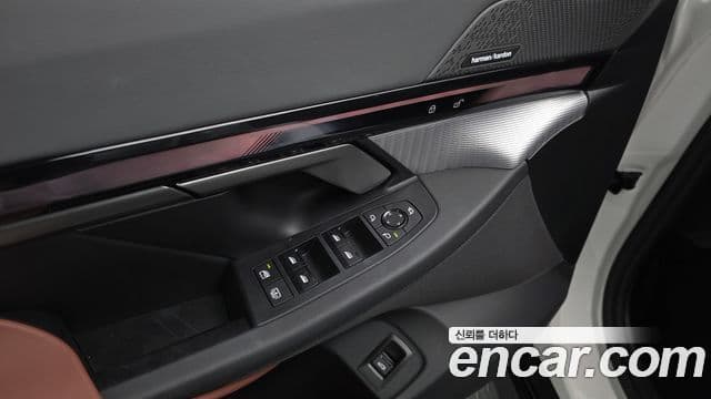 BMW 5 Series 2025 — Photo 3/35