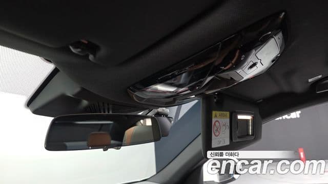 BMW 5 Series 2025 — Photo 29/35