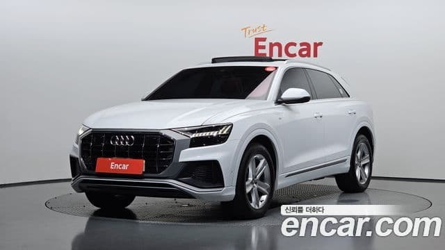 Audi Q7 2021 — ფოტო 1/20