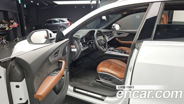 Audi Q7 2021 — ფოტო 10/20