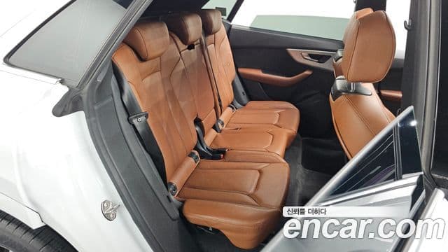 Audi Q7 2021 — ფოტო 11/20