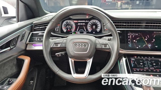 Audi Q7 2021 — ფოტო 13/20